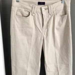 NYDJ- cream colored jeans- great fit- size 4